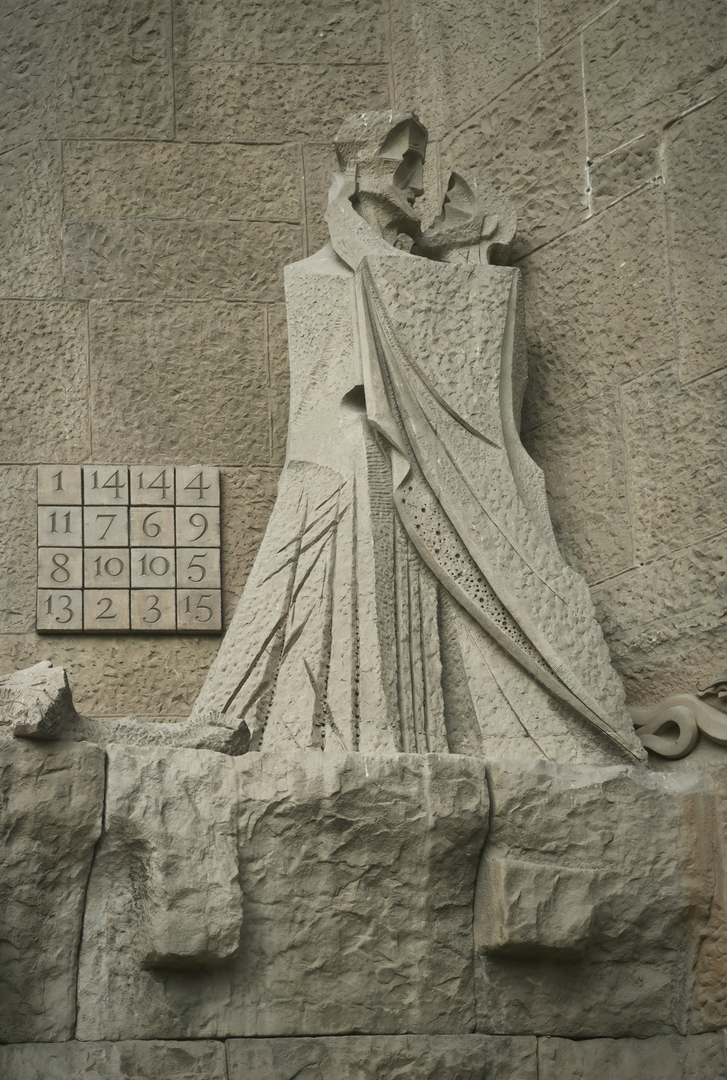 Current photograph of Sagrada Familia in Barcelona.